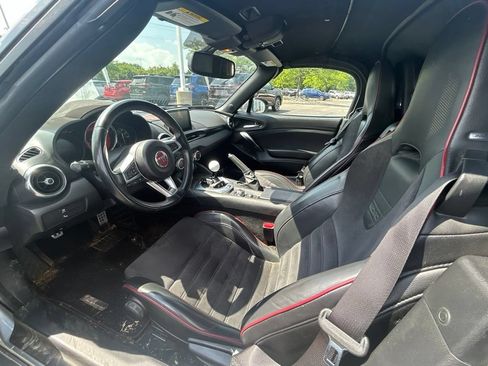 Used 2018 FIAT 124 Spider Abarth w/ Convenience Group RWD image 4