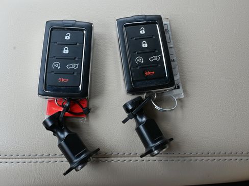 Used 2023 Jeep Grand Cherokee 4WD 4xe image 39