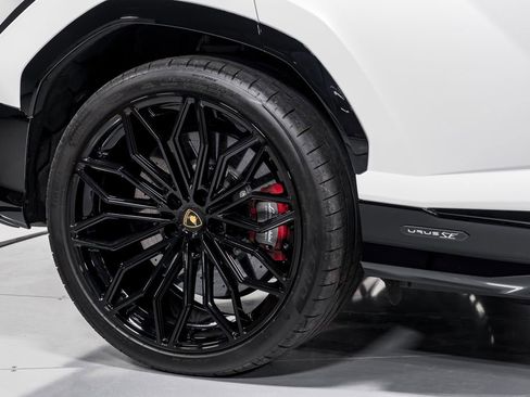 Used 2025 Lamborghini Urus SE image 55