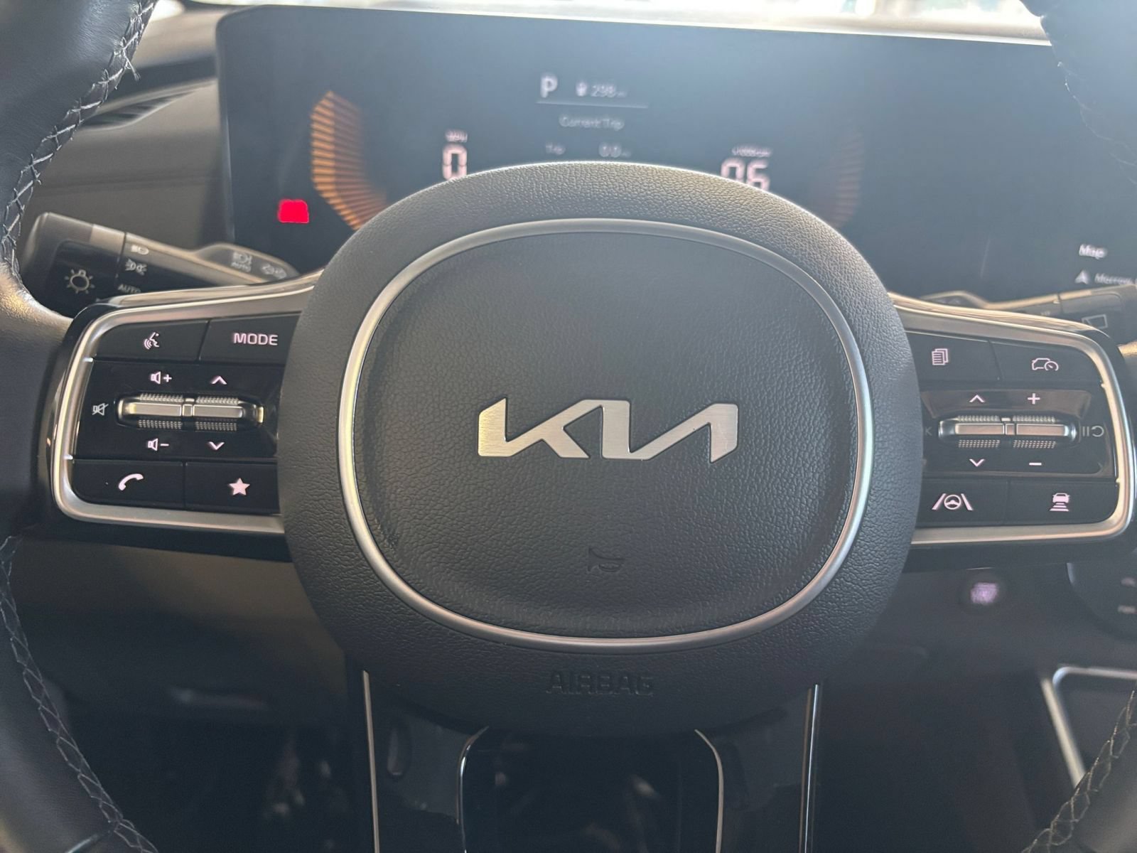 Used 2026 Kia Carnival FWD image 29