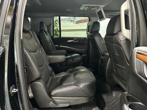 Used 2019 Cadillac Escalade ESV Premium Luxury AWD/4WD image 53