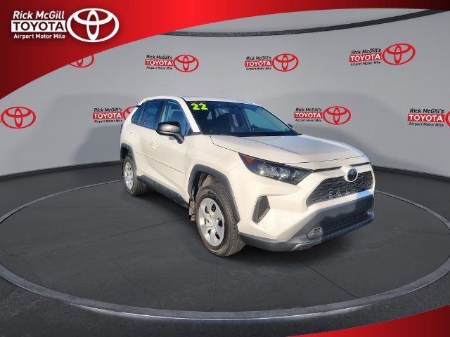 Used 2022 Toyota RAV4 LE AWD/4WD image 2