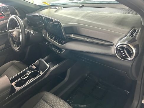 Used 2025 Chevrolet Equinox LT FWD image 35