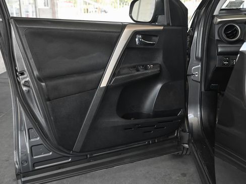 Used 2015 Toyota RAV4 XLE FWD image 20