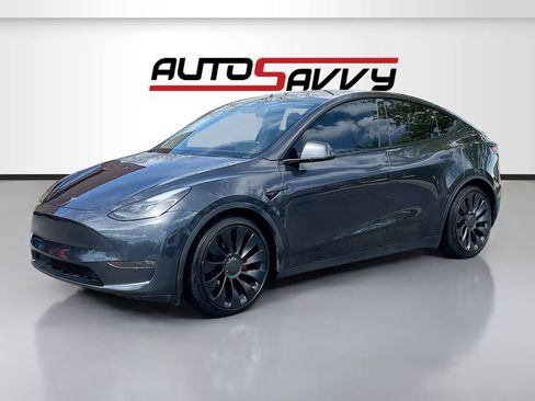 Used 2024 Tesla Model Y Performance AWD/4WD image 3