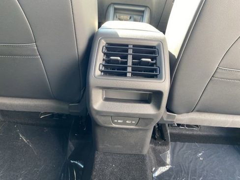 New 2025 Volkswagen Tiguan SE w/ Panoramic Sunroof Package image 54