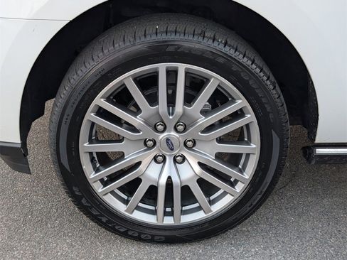 Used 2022 Ford Expedition Limited image 13