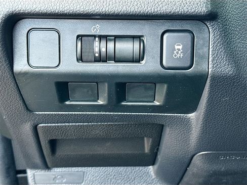 Used 2016 Subaru Forester 2.5i Premium w/ All-Weather Package image 6