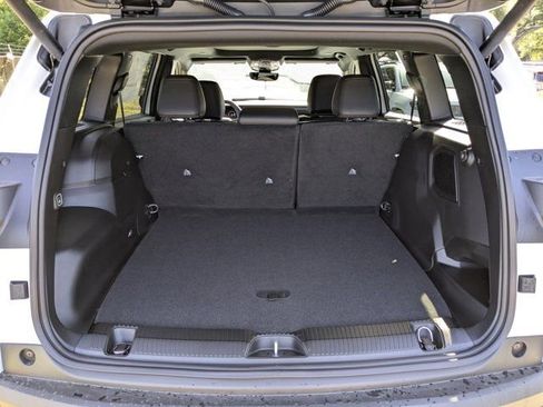 New 2026 Jeep Cherokee Overland image 11