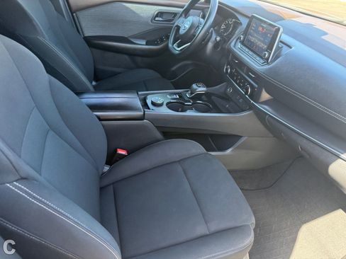 Used 2023 Nissan Rogue S AWD/4WD image 10