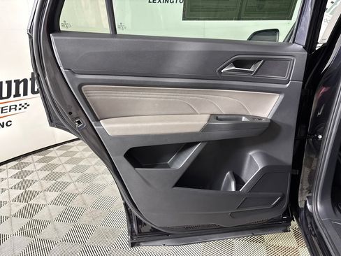 Used 2023 Volkswagen Atlas Cross Sport SE w/ Panoramic Sunroof Package FWD image 23