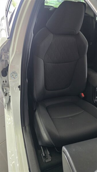 Used 2022 Toyota Corolla LE FWD image 21