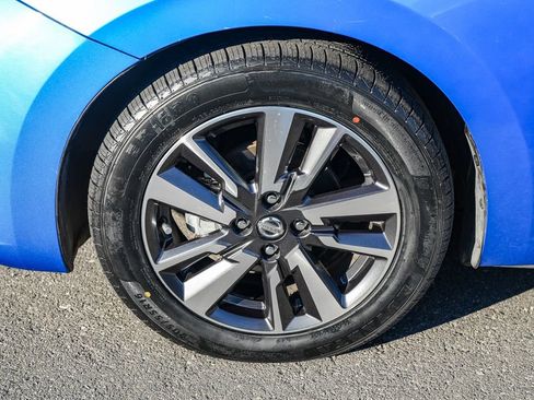 Used 2022 Nissan Versa SV image 11