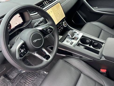 New 2024 Jaguar F-PACE R-Dynamic S AWD/4WD image 12