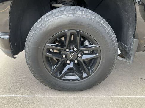Used 2022 Chevrolet Silverado 1500 Custom Trail Boss AWD/4WD image 12