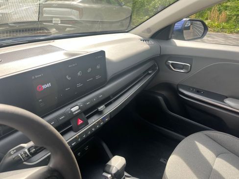 Used 2025 Kia K4 LXS image 31