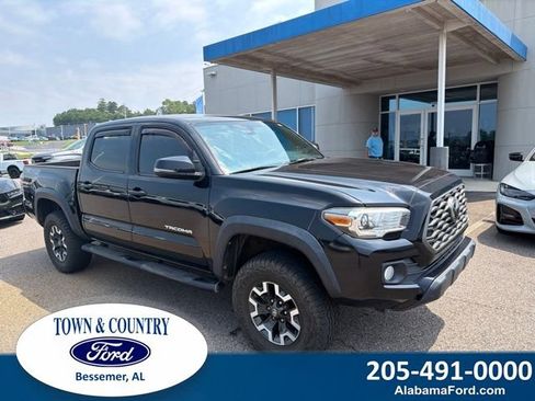 Used 2020 Toyota Tacoma TRD Off-Road AWD/4WD image 1