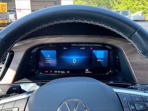 Used 2024 Volkswagen Atlas SE AWD/4WD image 13