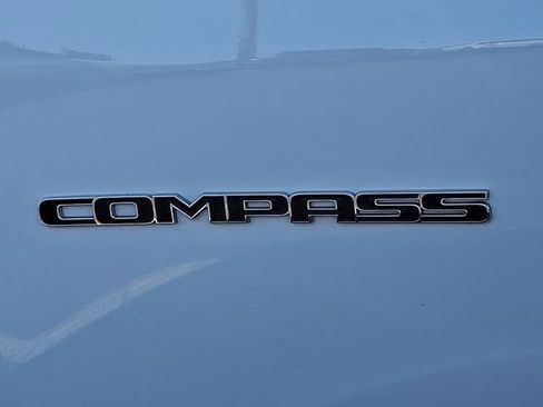 Used 2024 Jeep Compass Latitude AWD/4WD image 29