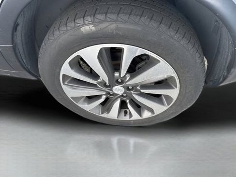 Used 2018 Buick Encore Essence image 9