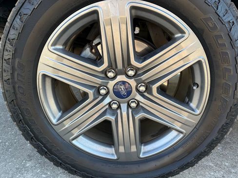 Used 2020 Ford F150 Lariat w/ Equipment Group 502A Luxury image 10