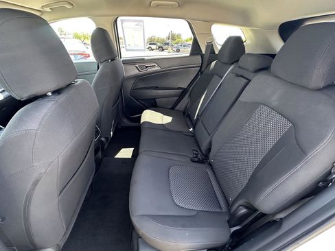 Used 2025 Kia Sportage LX image 20