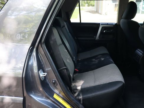 Used 2017 Toyota 4Runner SR5 AWD/4WD image 21
