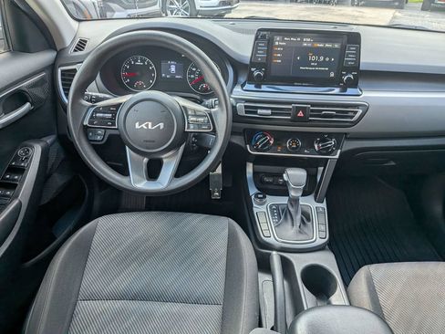 Used 2022 Kia Seltos LX AWD/4WD image 18