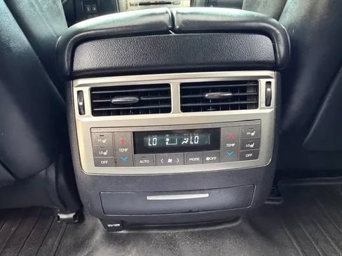 Used 2013 Lexus LX 570 4WD w/ Luxury Pkg image 23
