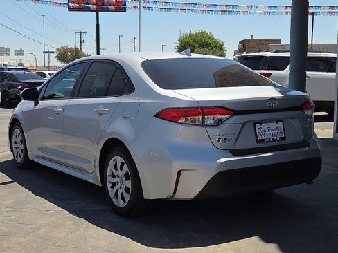 Used 2023 Toyota Corolla LE w/ Carpet Mat Package (TMS) image 4