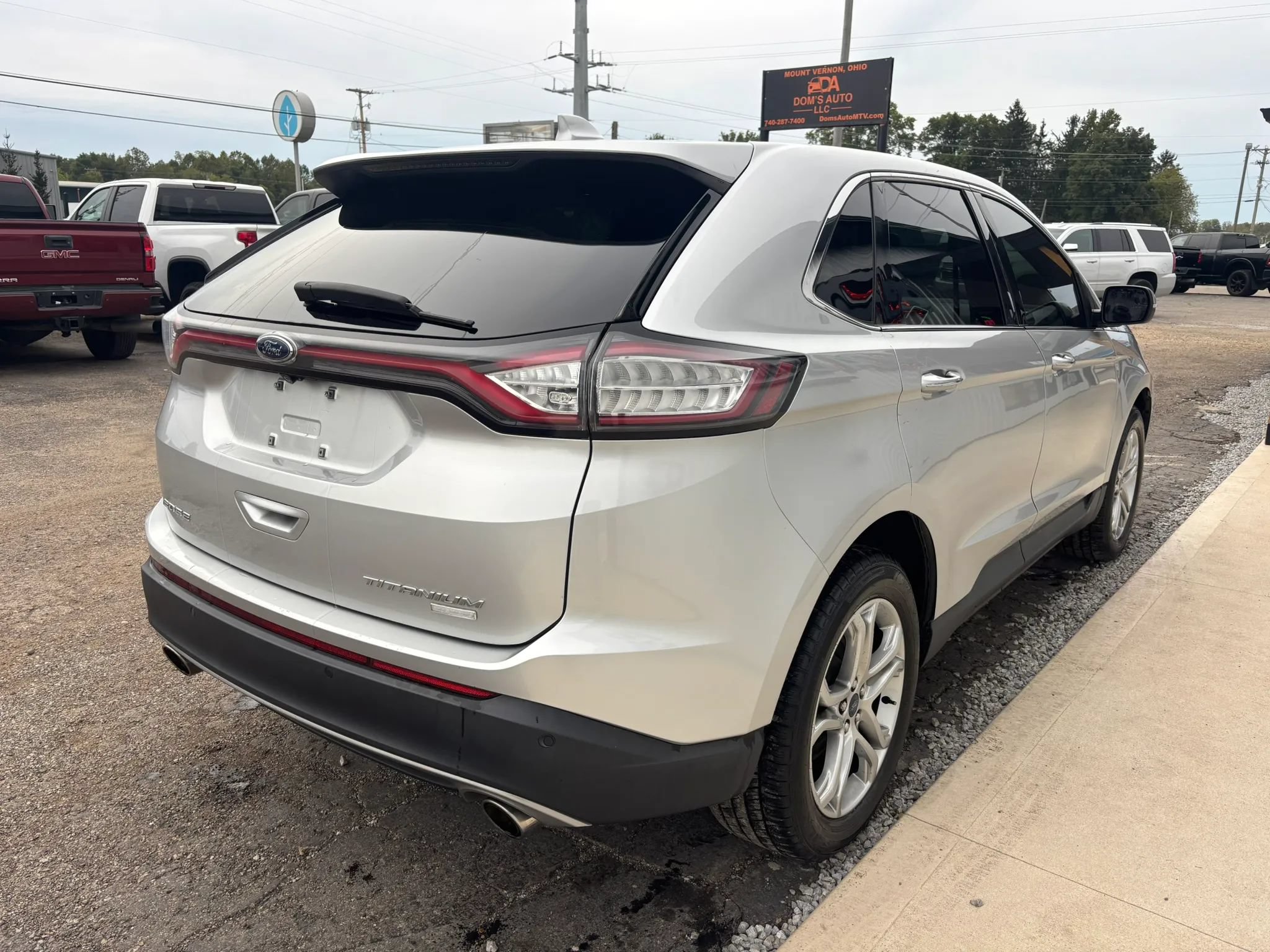 Used 2018 Ford Edge Titanium w/ Equipment Group 301A FWD image 8