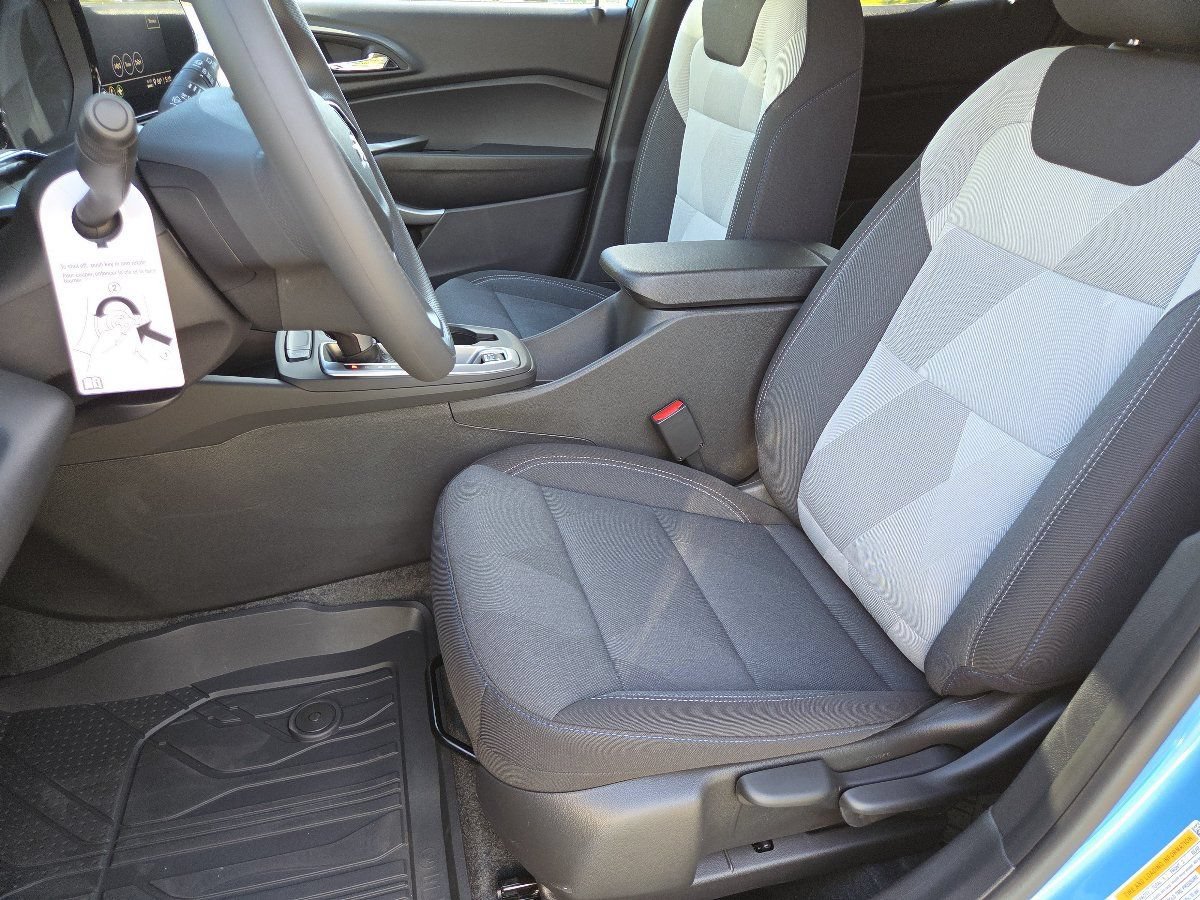 New 2026 Chevrolet Trax LS w/ LS Convenience Package FWD image 25