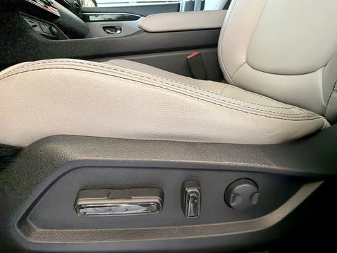 Used 2025 Honda Pilot EX-L image 16