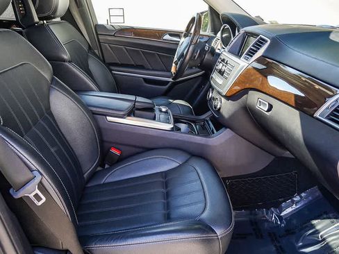 Used 2014 Mercedes-Benz GL 450 4MATIC image 19
