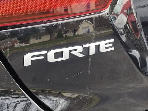 Used 2023 Kia Forte GT-Line w/ GT-Line Premium Package image 30