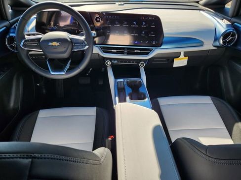 New 2026 Chevrolet Equinox EV LT image 10