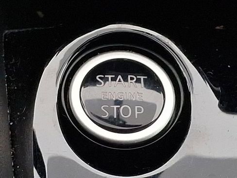 Used 2019 Nissan Kicks S image 24