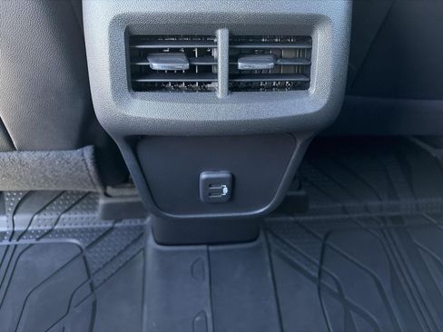 Used 2023 Chevrolet Equinox RS AWD/4WD image 23