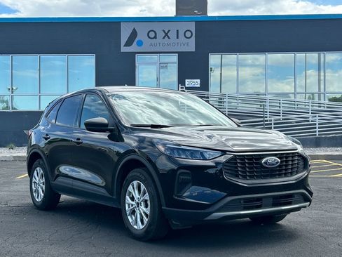 Used 2025 Ford Escape Active AWD/4WD image 1