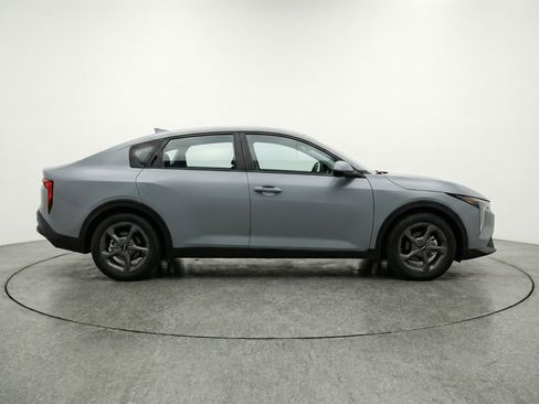 Used 2025 Kia K4 FWD image 5