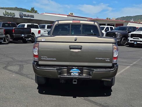 Used 2011 Toyota Tacoma PreRunner w/ TRD Sport Pkg RWD image 13