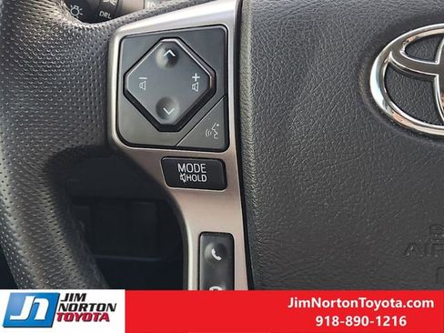 Used 2022 Toyota Tacoma SR5 RWD image 28