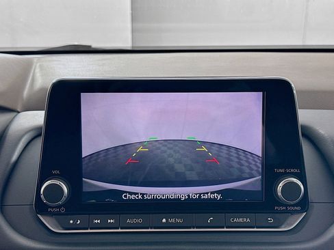 Used 2023 Nissan Rogue SV image 22