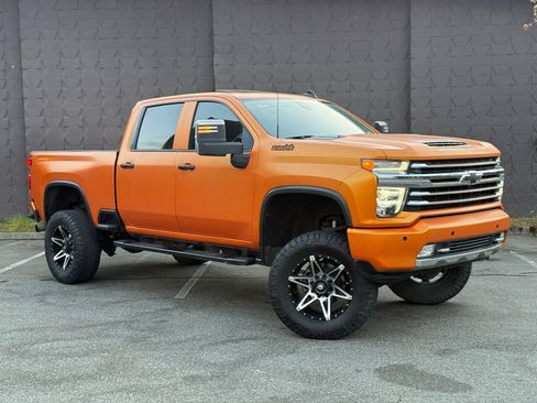 Used 2020 Chevrolet Silverado 3500 High Country w/ Z71 Off-Road Package AWD/4WD image 2