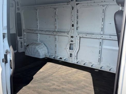 Used 2023 RAM ProMaster 2500 FWD image 9