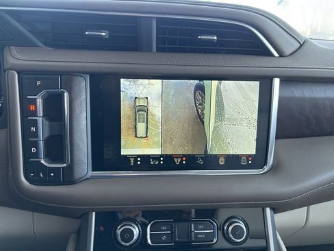 Used 2023 GMC Yukon XL Denali w/ Advanced Technology Package image 22