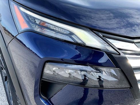 Used 2025 Nissan Rogue SV image 27