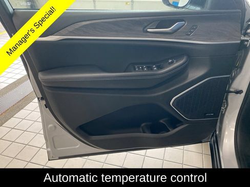 Used 2024 Jeep Grand Cherokee Limited 4xe AWD/4WD image 10