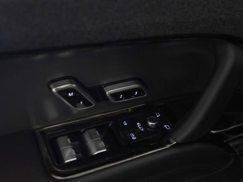 Used 2024 Land Rover Range Rover Sport Dynamic SE image 17