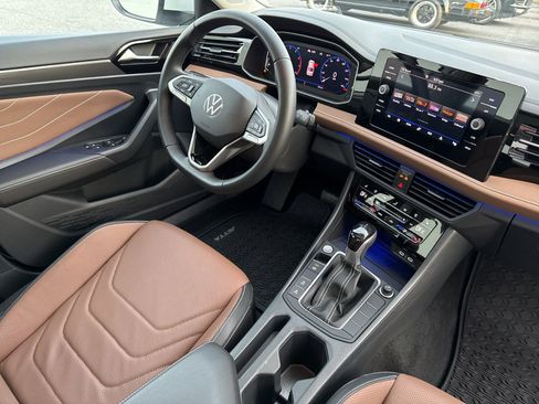 Used 2025 Volkswagen Jetta SEL image 35